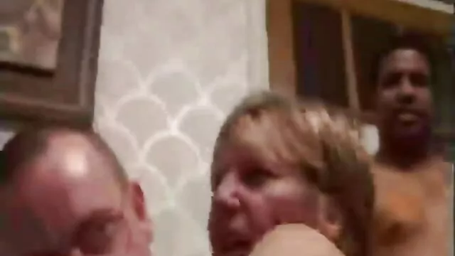 若いポルノモデルの猫は、私室のマシンです。 無料 女性 向け エロ 動画