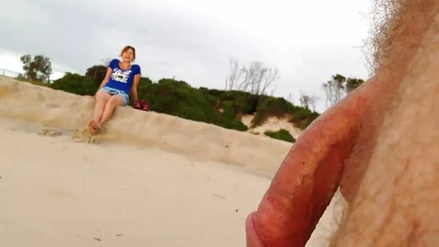 ポルノモデルは、男とオフィスでセックスをすることに同意します。 女性 えろ