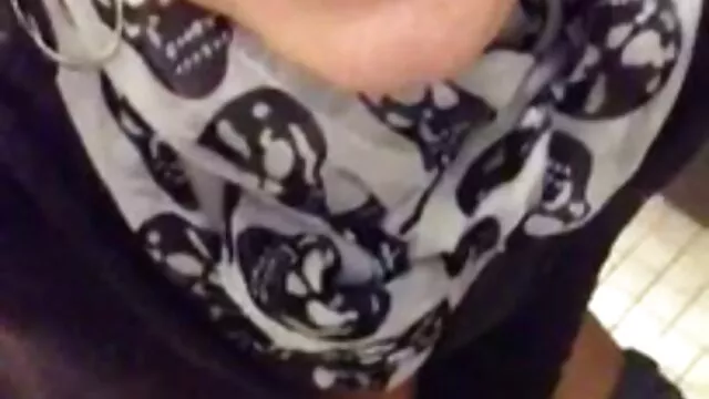 パートナーとジャグジーで若い美しさ貪欲な妹 女の子 専用 エッチ 動画