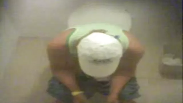 成熟した巨乳のラティーナは、ソファの上にこれを持つ若い友人と妹に行きます エッチ 動画 一徹