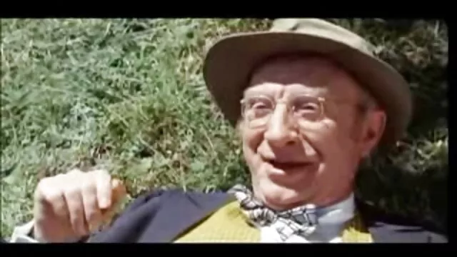 若いポルノモデルは、最初に男のディックを提供します。 女子 専用 エロ 動画