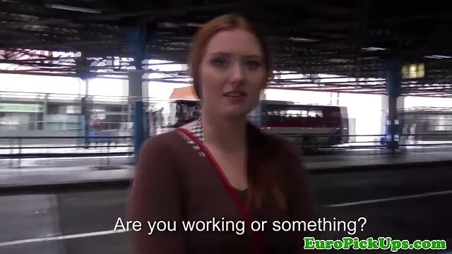 若くて豪華な金髪、提案され、躊躇せずにファック 女性 向け エッチ 無料