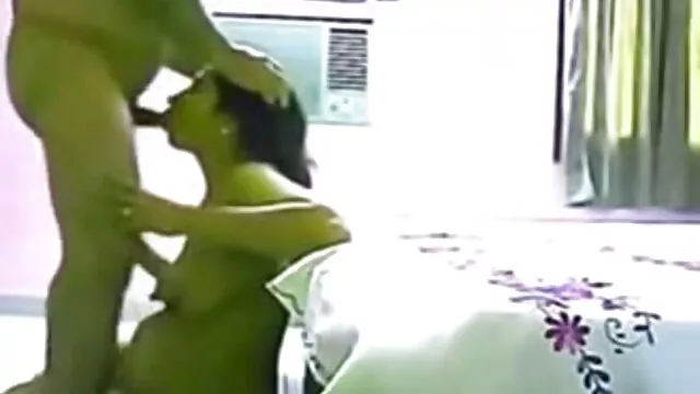 二つのジューシーなpornstarsは大きなディルドと遊ぶ。 イケメン エロ 動画