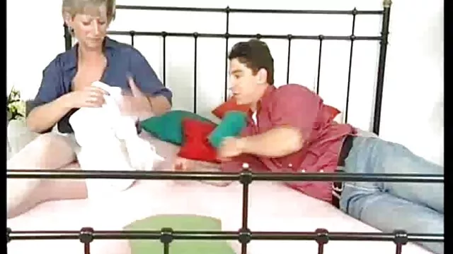 自然の中で野生のポルノオナニー 女性 の ため の エッチ 無料