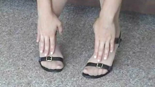 Pikaperは通りにコックを吸って赤ずきんちゃんを撃ちます 無料 エロ 動画 女子 用