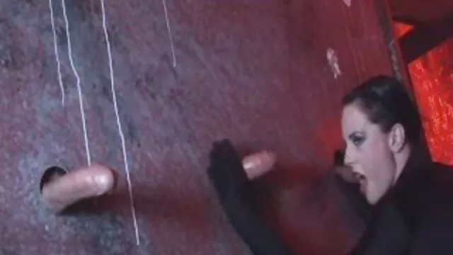 朝食時の嫌がらせは女性との情熱的なファックで終わります。 女の子 向け セックス 動画