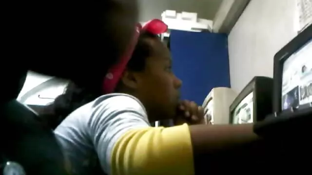 バルコニーに二つの黒檀ライト エッチ クンニ 無料 動画