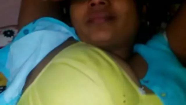 若い金髪の女は、ロリポップの後に冷やす準備ができています。 綺麗 な 女性 の セックス 動画