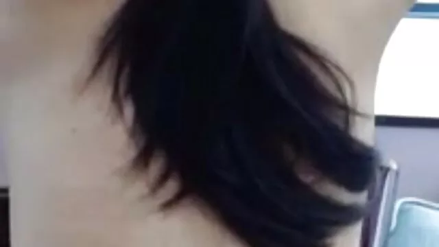 夫の前で別の女性との初めての妻のセックス エロ 動画 女性 向け