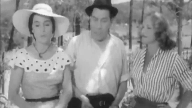 ジュリー飽くなきふしだらな女と深い穴、信じるのは難しいです。 エッチ な 女性 動画