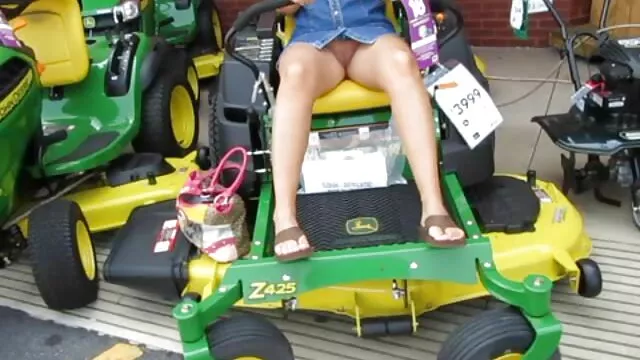 古い成熟した赤いストッキング柄の商品decpitとディルド 無料 エロ 女性 専用