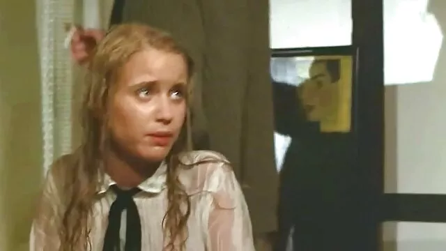 若い白い犬は彼と一緒に熱望している黒いコックと妹を吸う 女性 の ため の エッチ な 無料 動画