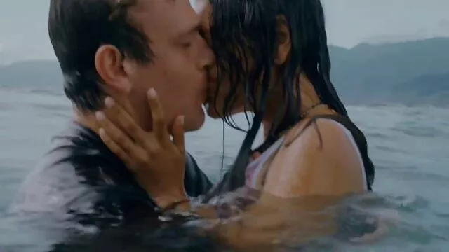 Xemale大きなコック巨乳巨乳は、男性が恥ずかしいことはありません セックス 女性 動画