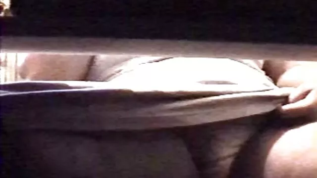 二つの堕落した若いヤギは、カメラで黒人男性と彼らの貪欲な性交を撮影しました。 女性 の ため の エロ ビデオ